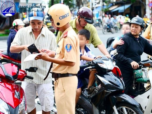 Những mức xử phạt đối với các lỗi vi phạm khác liên quan đến giấy phép lái xe Những mức xử phạt đối với các lỗi vi phạm khác liên quan đến giấy phép lái xe