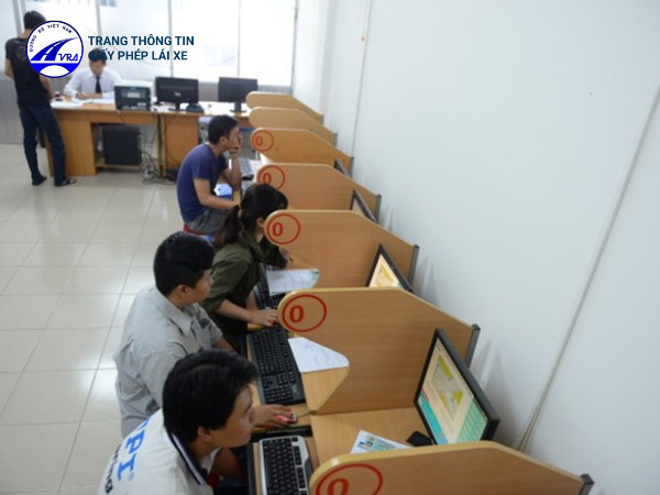 Tìm hiểu cấu trúc bộ đề thi lý thuyết hạng A1