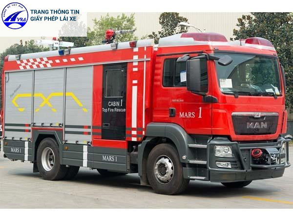 Xe chữa cháy làm nhiệm vụ