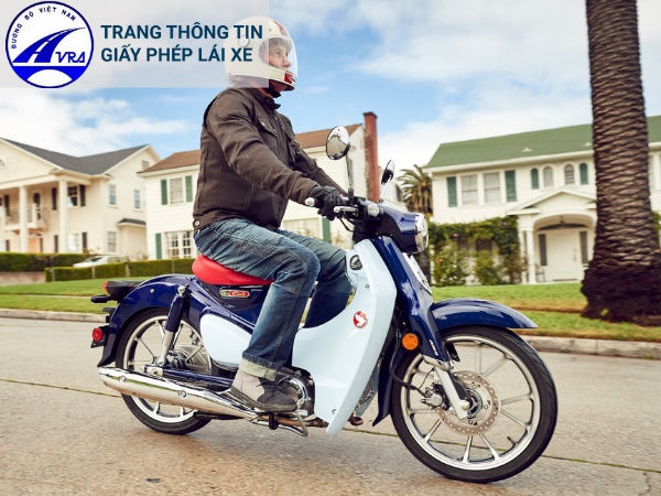 Chạy xe máy đúng cách