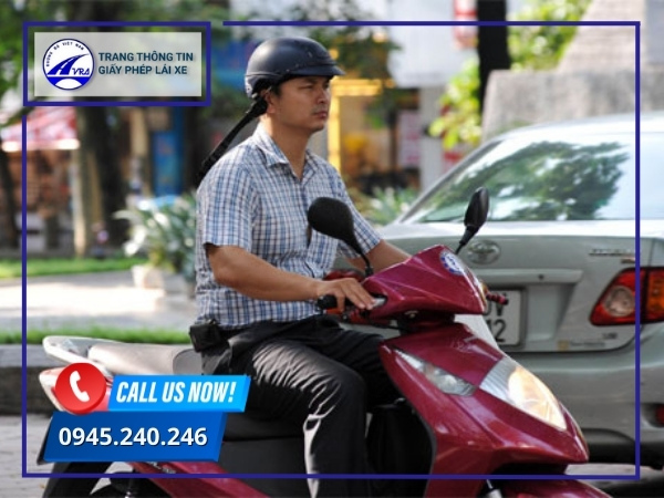 Không đội mũ bảo hiểm PHẠT bao nhiêu khi tham gia giao thông 5 Đội mũ bảo hiểm không cài quai bị phạt bao nhiêu