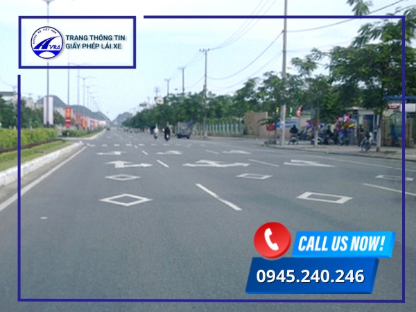 Vạch trắng hình con thoi