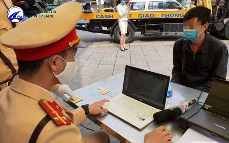 Có thể nộp phạt trực tiếp cho công an - người có thẩm quyền