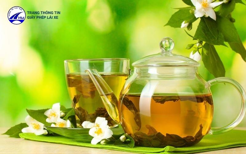 Sử dụng trà xanh cũng là mẹo hết nồng độ cồn trong hơi thở an toàn