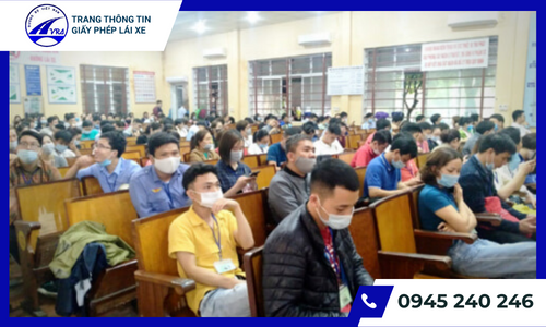Điều kiện và quy trình thi bằng lái xe B2 mới nhất hiện nay 6 Học viên thi lấy chứng chỉ tốt nghiệp bằng lái xe B2