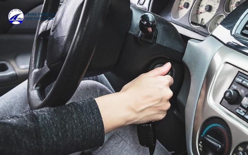 Cách đổ xăng xe ô tô tiết kiệm, đảm bảo độ bền của xe 5 Tài xế nên tắt máy trước khi đổ xăng vào bình