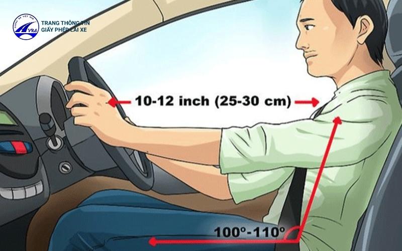 Ngồi lái đúng tư thế giúp người điều khiển quan sát tốt hơn