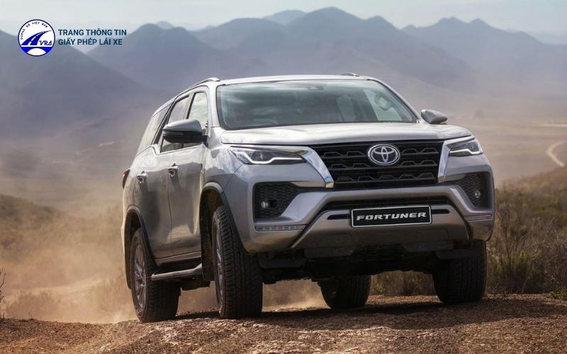 SUV có khả năng bị lật cao hơn sedan