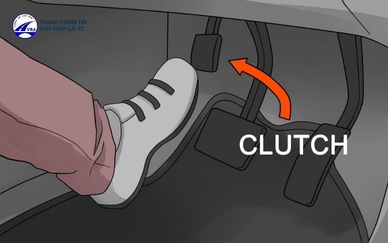 Chân côn bị kẹt với nhiều nguyên nhân