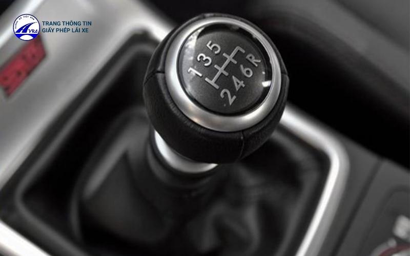 Về số cũng là một phương pháp khắc phục kẹt chân côn