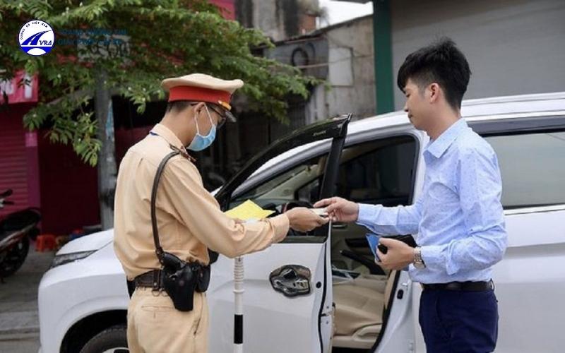 Mức phạt tối đa khi sử dụng bằng lái hết hạn lên đến 12 triệu