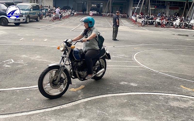 Thi thực hành sát hạch bằng A2