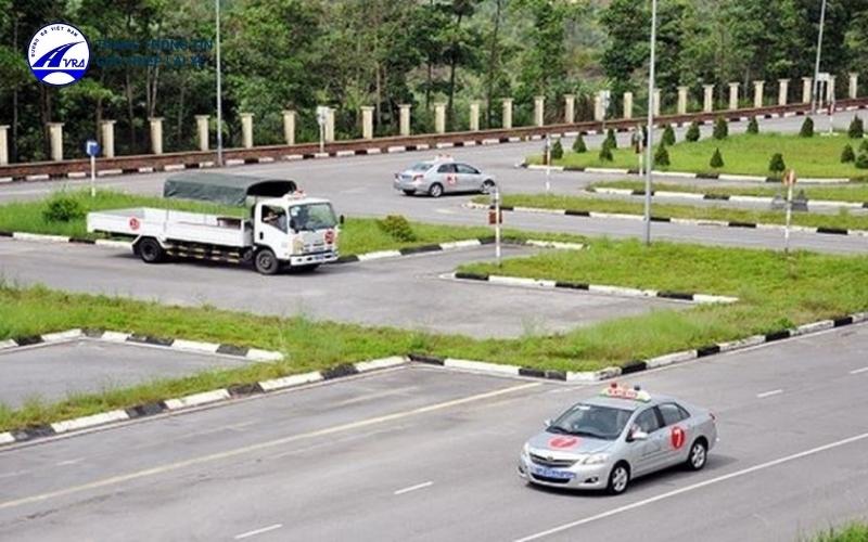 Khi thực hành lái xe cần nghiêm túc, nắm rõ các bài thi