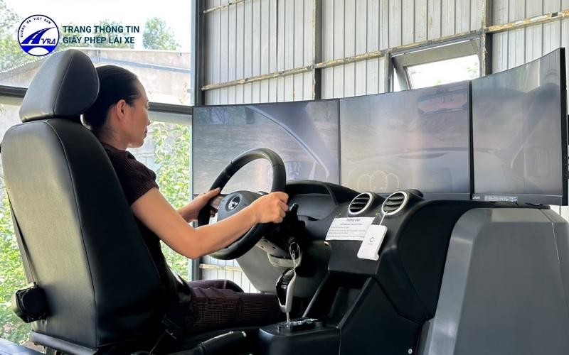 Thực hành lái xe mô phỏng thuần thục trước khi lái thật