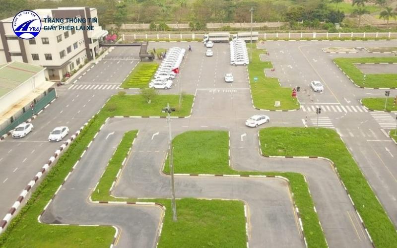 Học lái xe ô tô quận 9 giá tốt, cam kết chất lượng đầu ra 6 Sân thực hành lái xe khi học khoá bằng lái ô tô tại An Tín