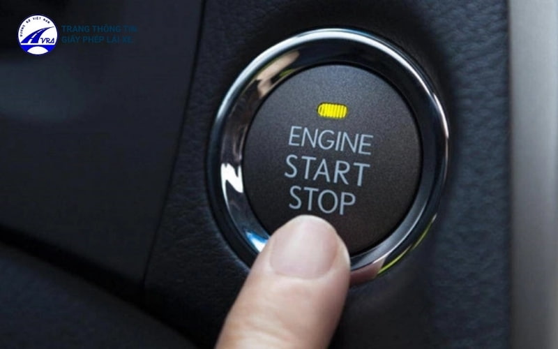 Nhấn nút đề để mở khoá vô lăng xe ô tô