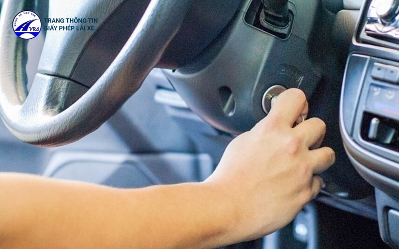 Người điều khiển có thể dùng chìa khoá để mở vô lăng