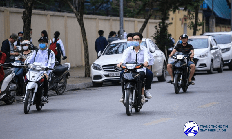 Giao xe cho người không đủ điều kiện sẽ bị xử lý như thế nào ? 7 Ý thức chấp hành luật giao thông