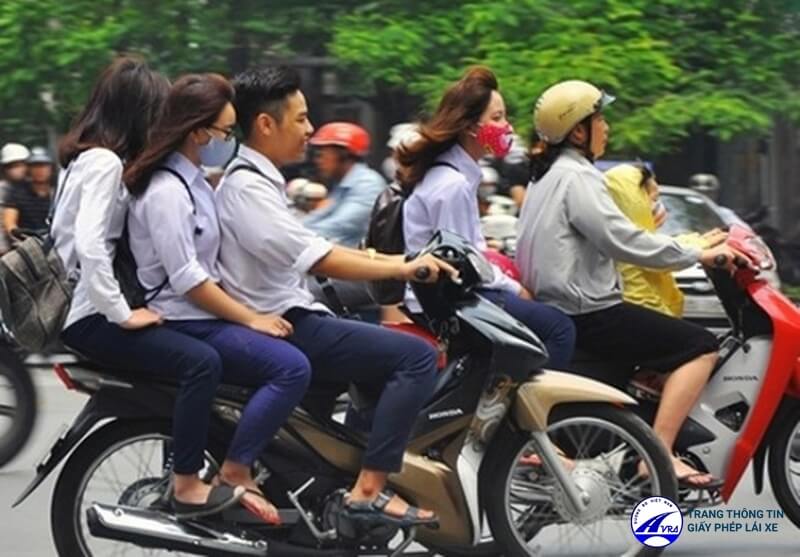 Giao xe cho người không đủ điều kiện sẽ bị xử lý như thế nào ? 2 Giao xe cho người không đủ điều kiện