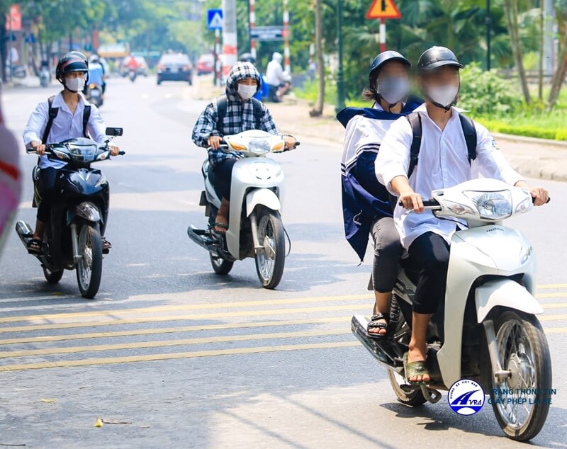 Giao xe cho người không đủ điều kiện sẽ bị xử lý như thế nào ? 3 Quy định về người đủ điều kiện lái xe