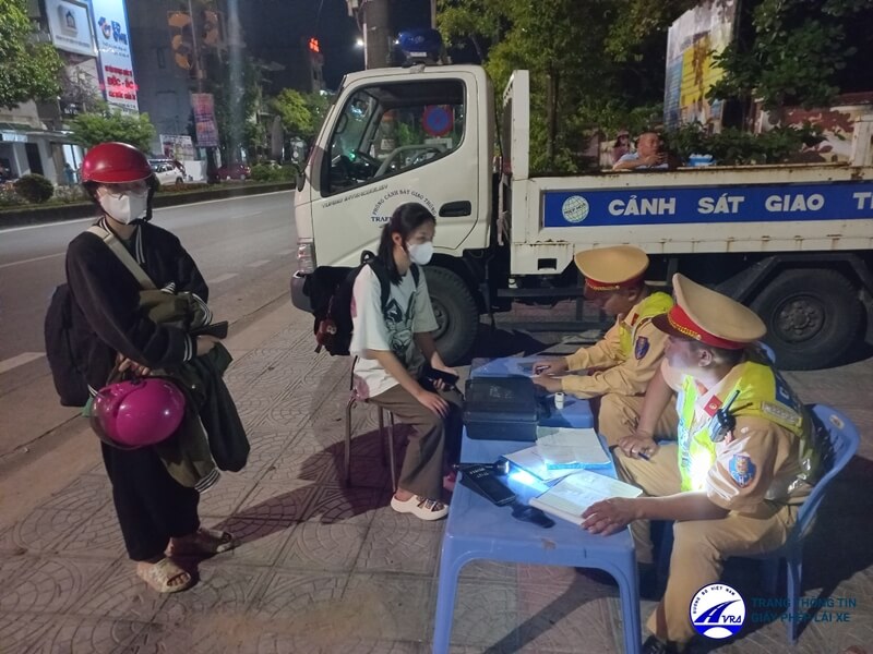 Giao xe cho người không đủ điều kiện sẽ bị xử lý như thế nào ? 4 Cách xử lý khi phát hiện vi phạm