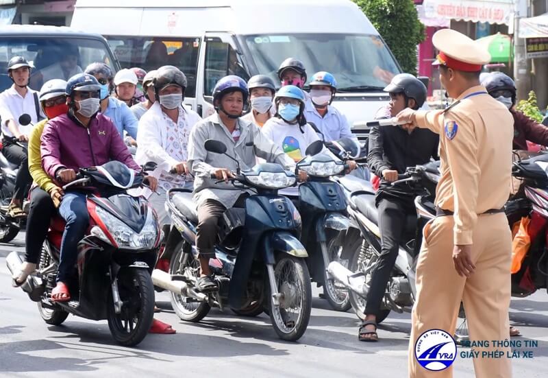 Xe máy có bị phạt nguội không? Cách thu thập dữ liệu lỗi phạt nguội và mức phạt 4 Các lỗi phạt nguội cho người lái xe máy